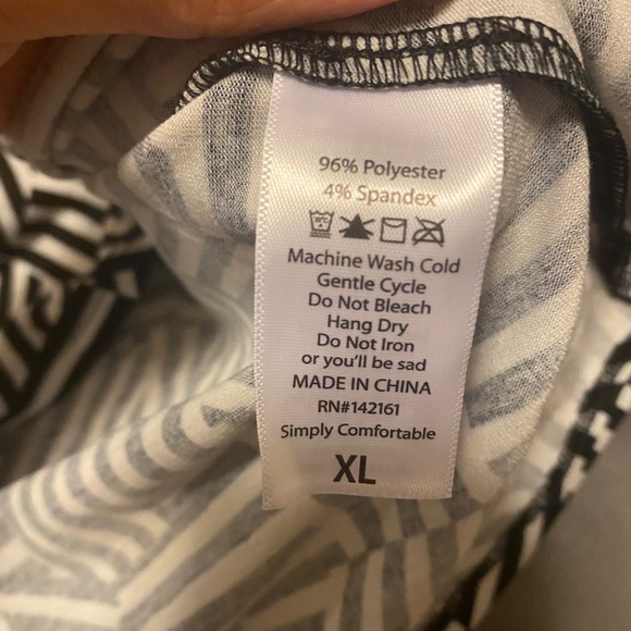 Lularoe Gigi blouse - Picture 3 of 3